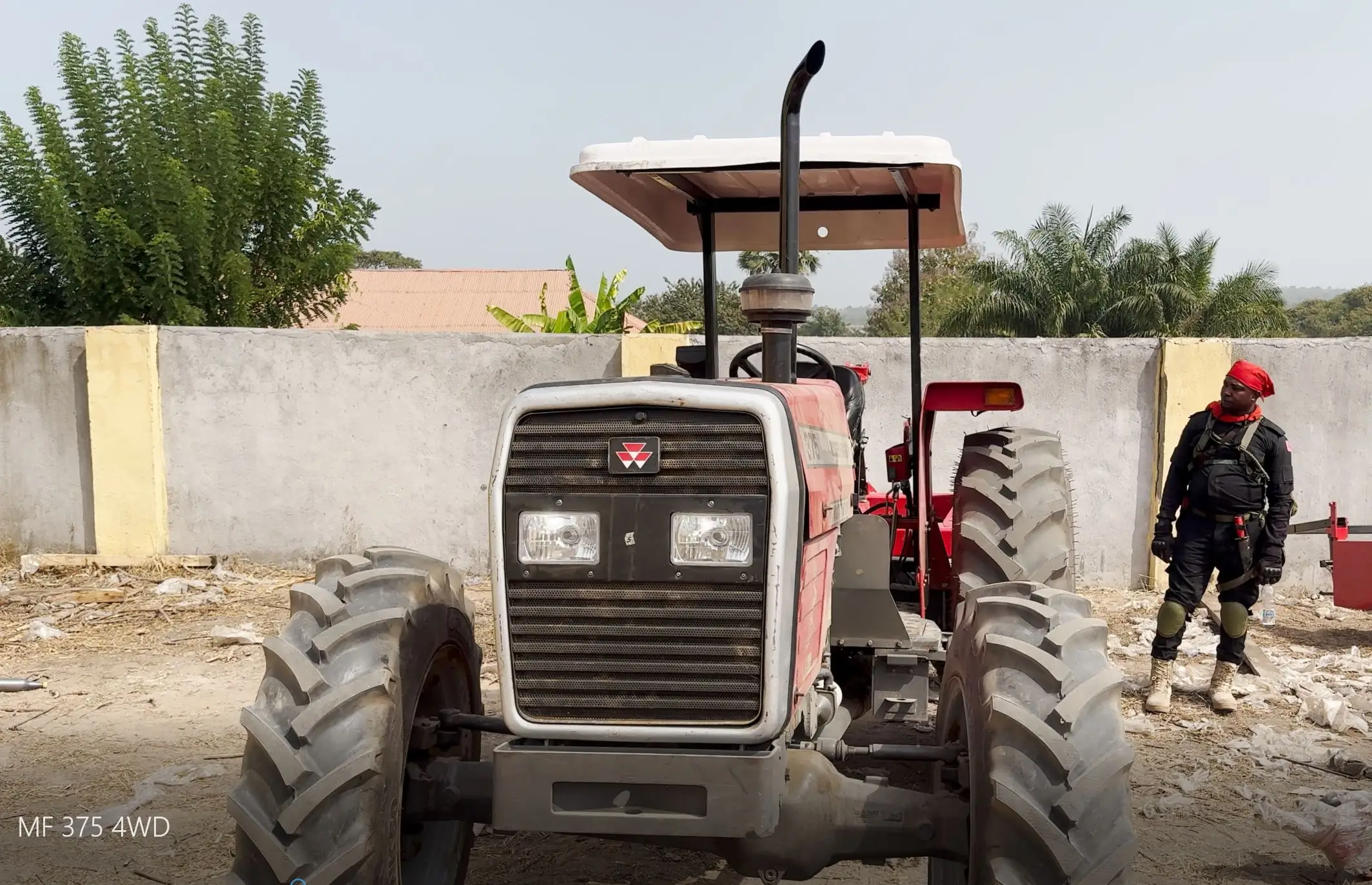 Reliable Massey Ferguson MF 375 4WD 75 HP tractor with Trolley Support for Cultivation