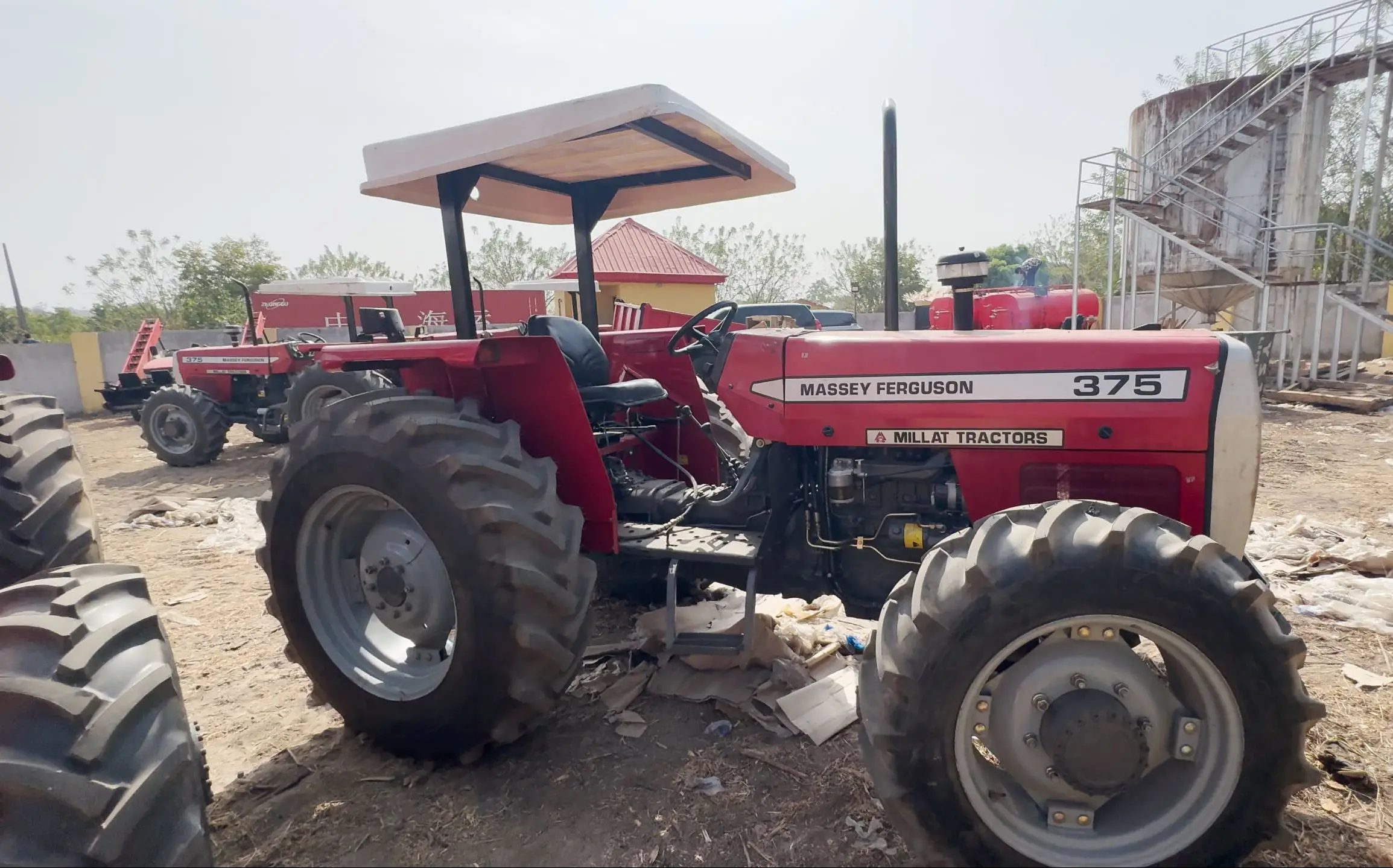 Reliable Massey Ferguson MF 375 4WD 75 HP tractor with Trailer Hook for Mechanized Farming