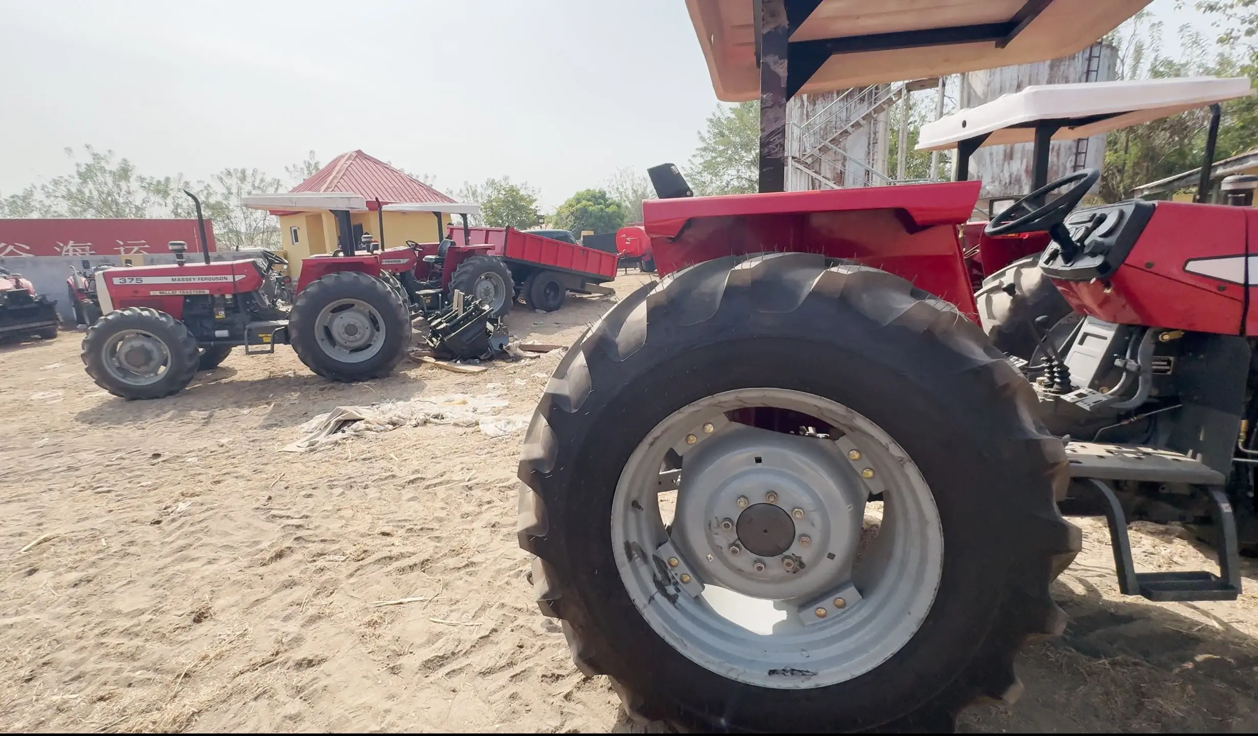 Brand New Massey Ferguson MF 375 4WD 75 HP tractor Equipped with Diesel Engine for African Market