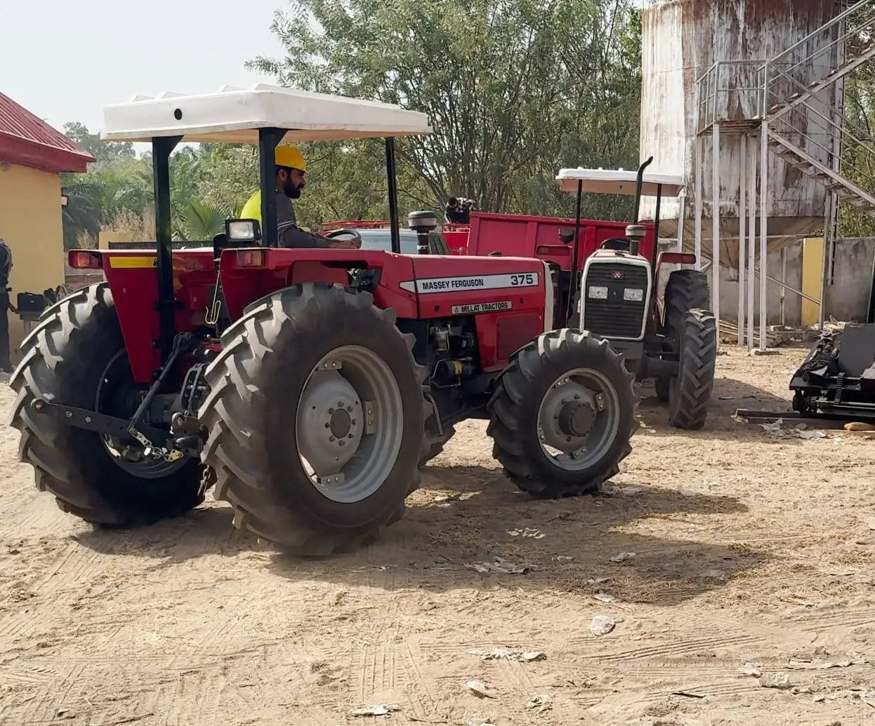 Brand New Massey Ferguson MF 375 4WD 75 HP tractor with Trailer Hook for Farming