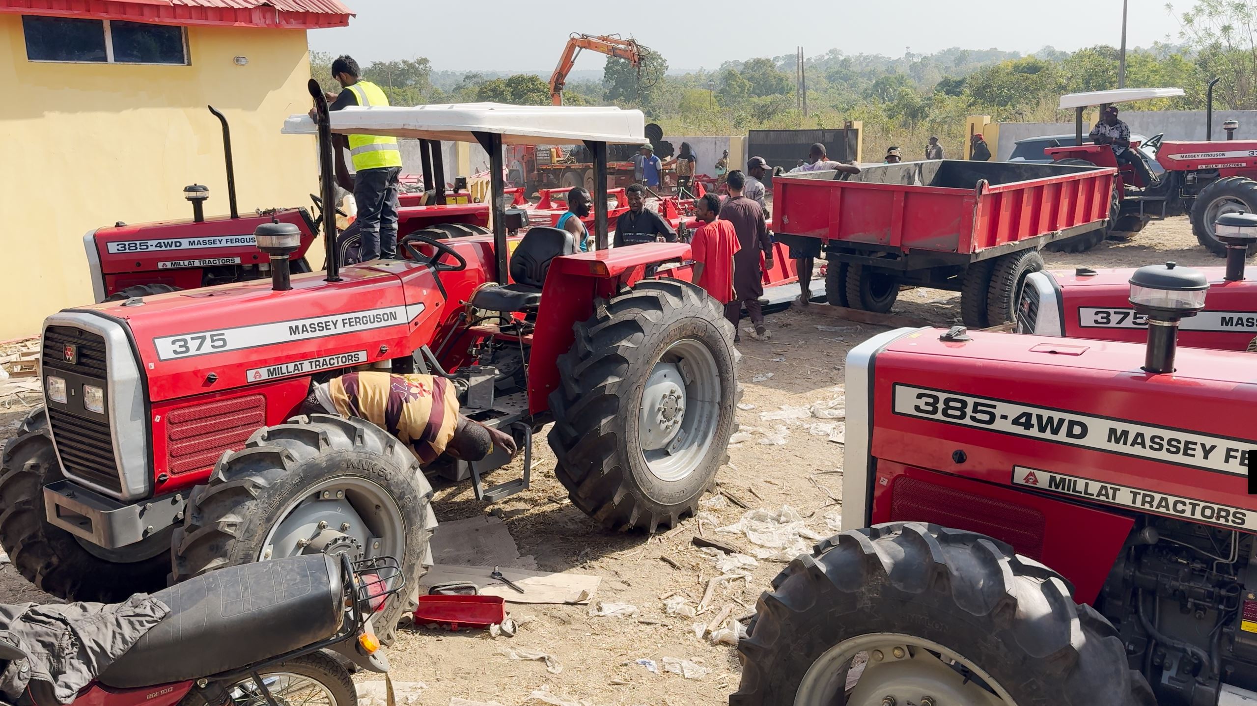 Massey Ferguson 375 4WD Tractor